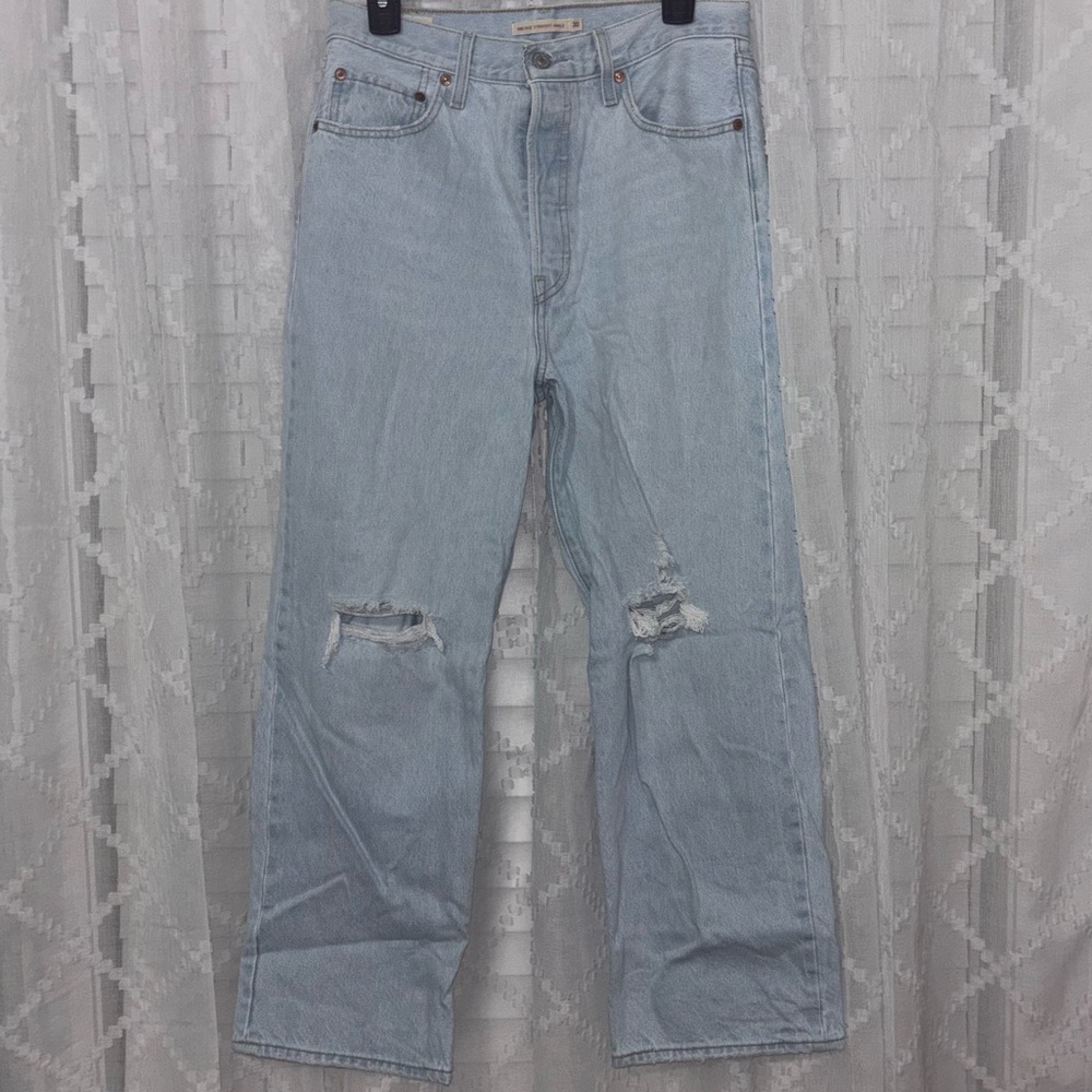 Levi’s Ribcage Straight Ankle Light Wash Jeans